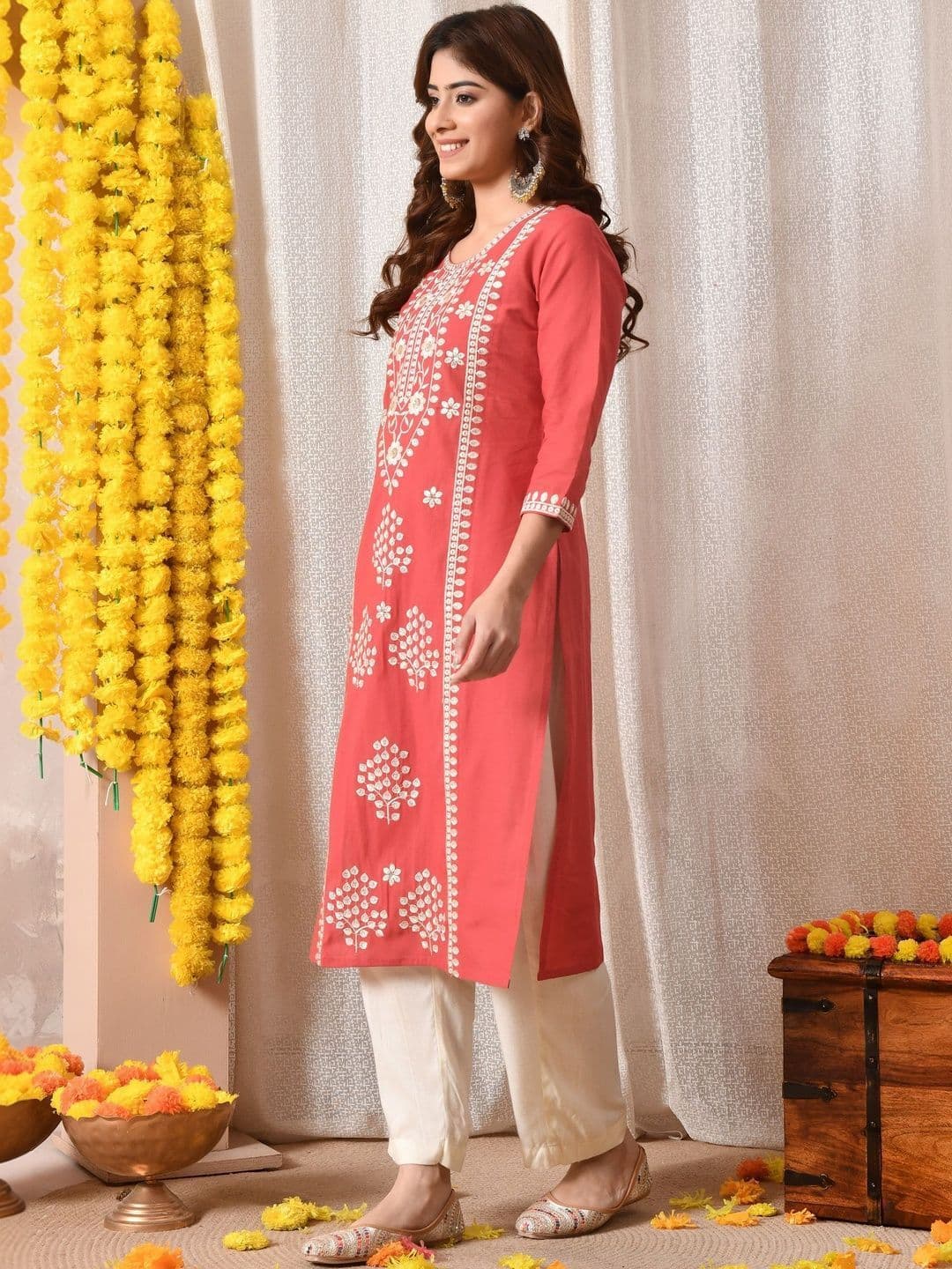 BKApparels Women Geometric Embroidered Thread Work Floral Kurta thumbnail 6