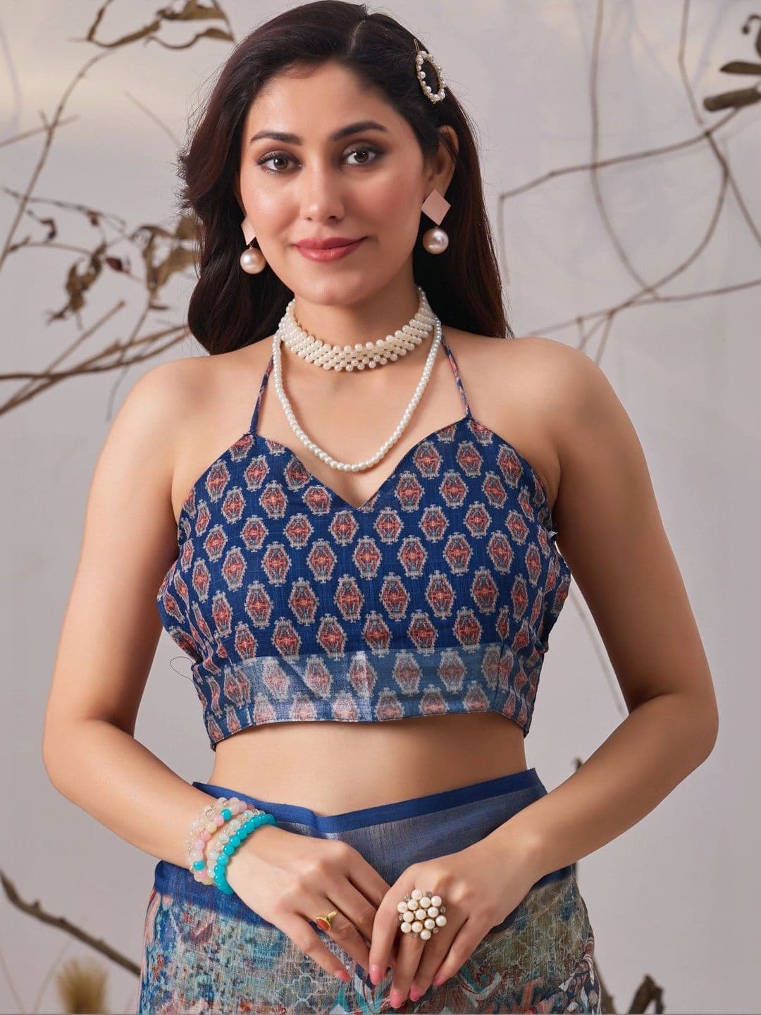 DIVASTRI Linen Blend Designer Saree thumbnail 3