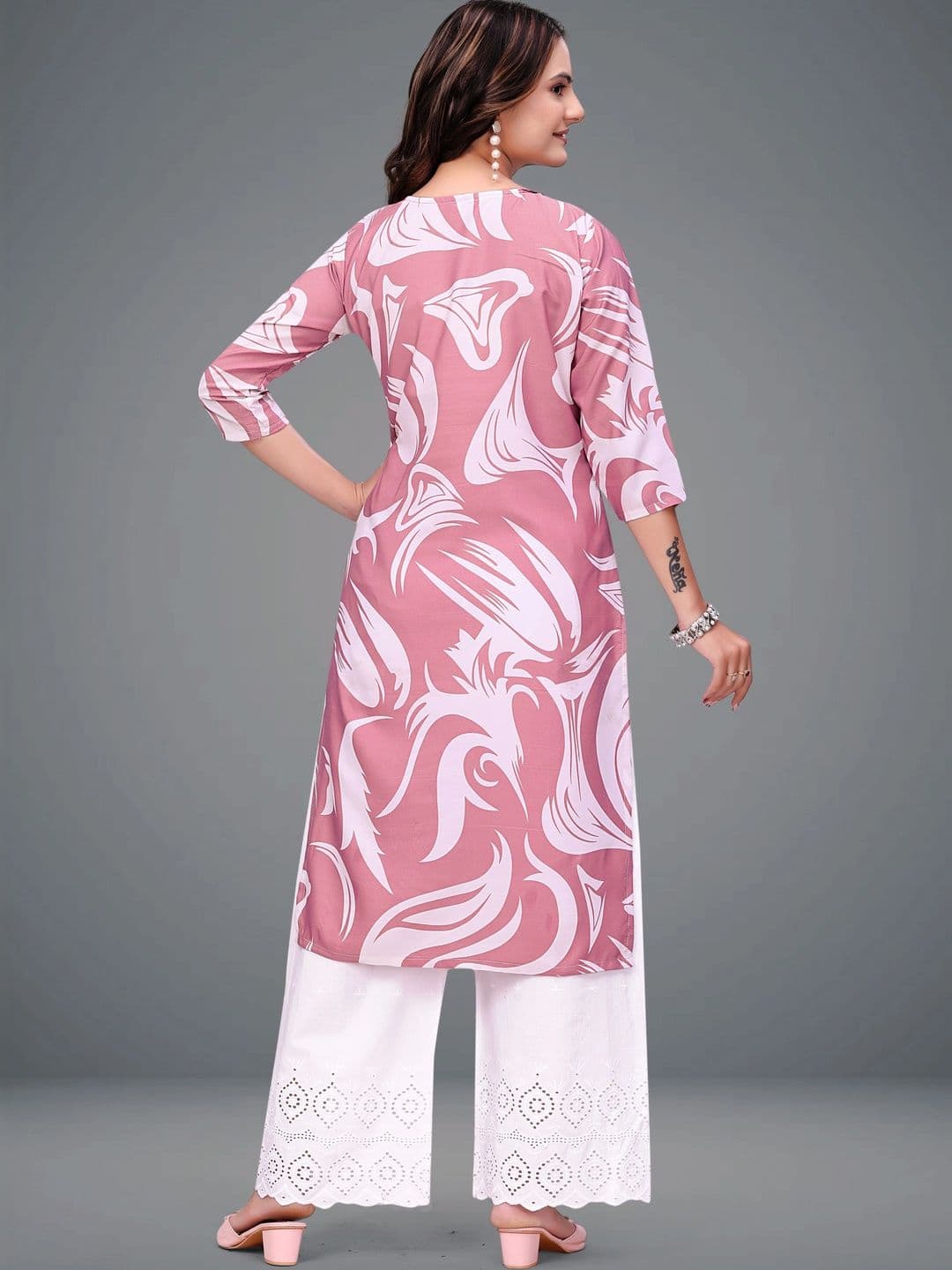 SHAIBO SAREE Women Floral Printed Crepe Kurta thumbnail 7