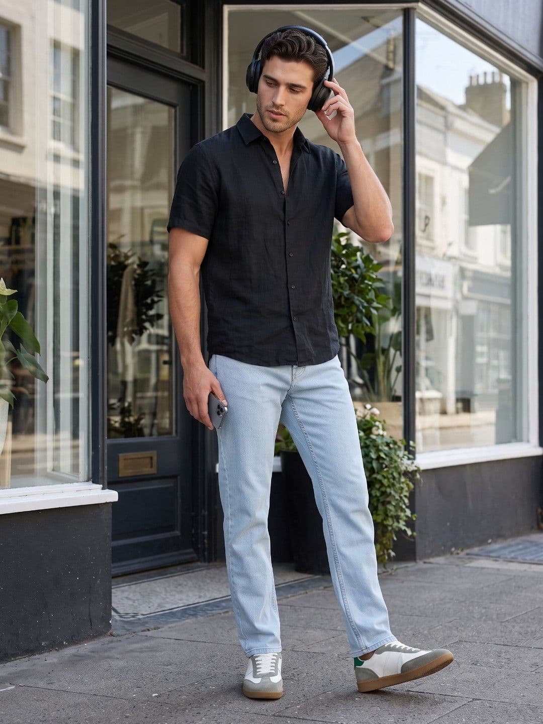 glitchez Men Straight Fit Mid-Rise Light Fade Stretchable Jeans thumbnail 2