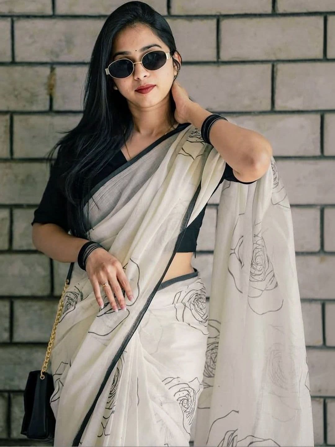 saneria silk Floral Linen Blend Taant Saree thumbnail 5