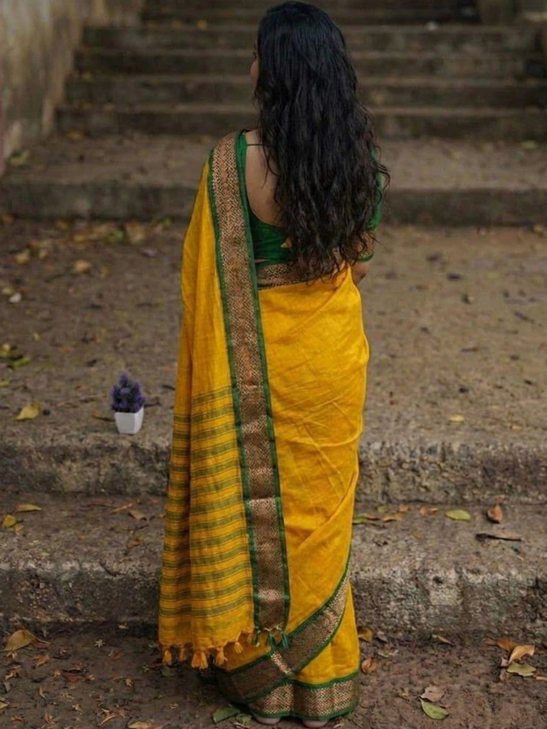 ALPENIKA Embellished Zari Art Silk Mysore Silk Saree thumbnail 3
