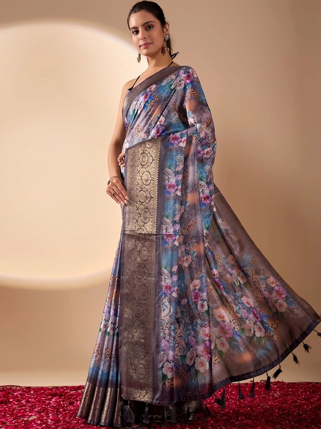 Mitera Floral Zari Silk Blend Designer Saree thumbnail 3