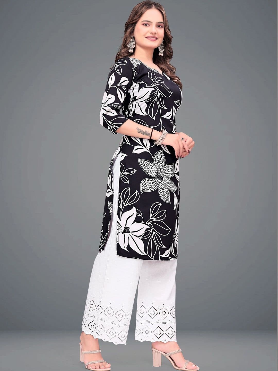 SHAIBO SAREE Women Floral Printed Crepe Kurta thumbnail 3