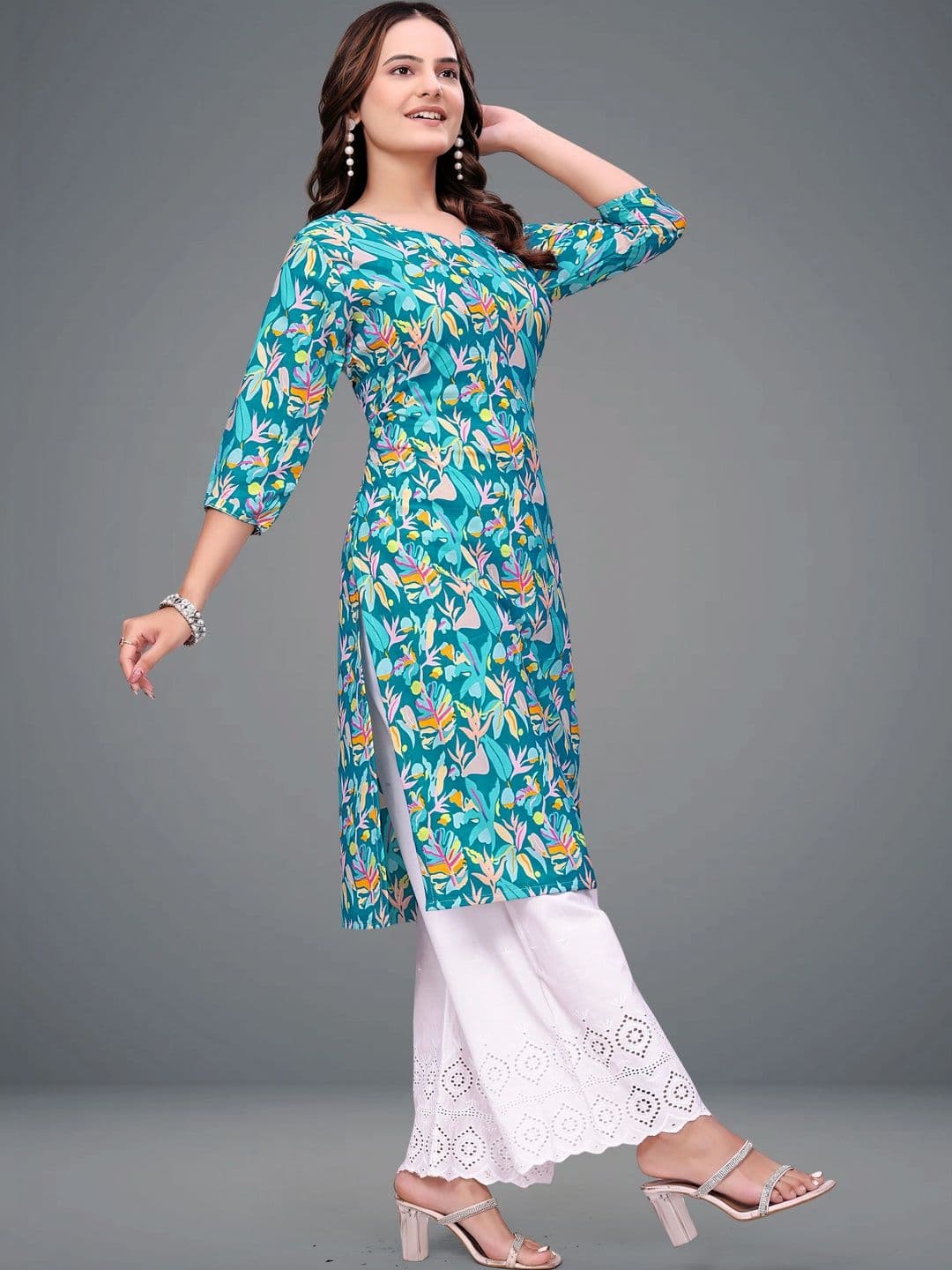 MANDIV FASHION Women Floral Printed Crepe Kurta thumbnail 3