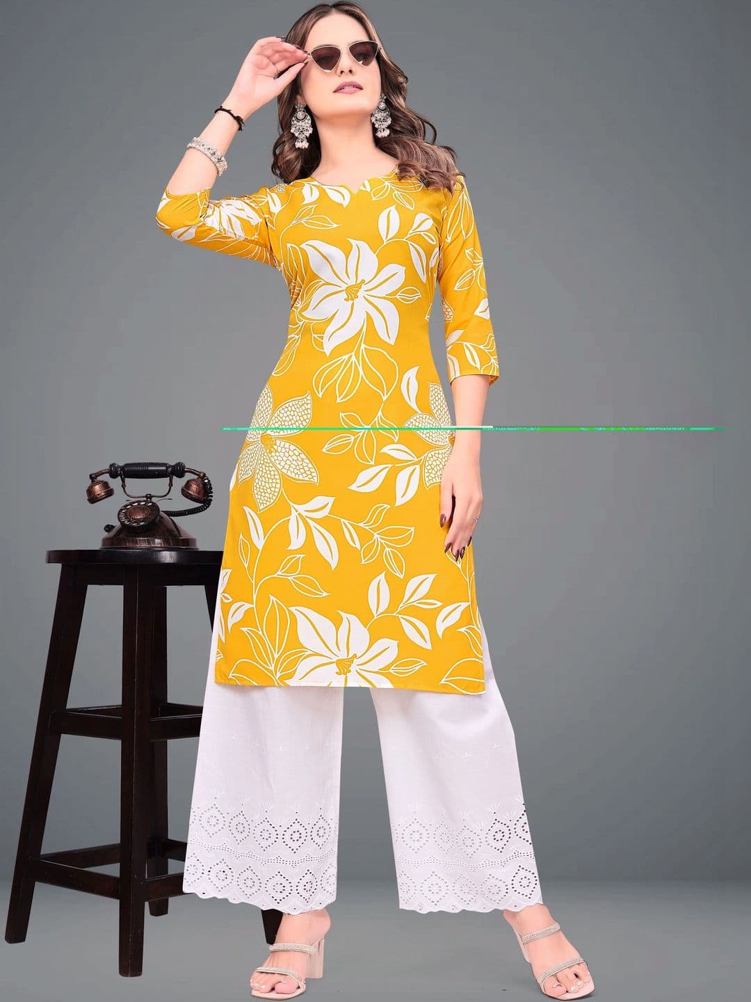 MANDIV FASHION Women Floral Printed Crepe Kurta thumbnail 4