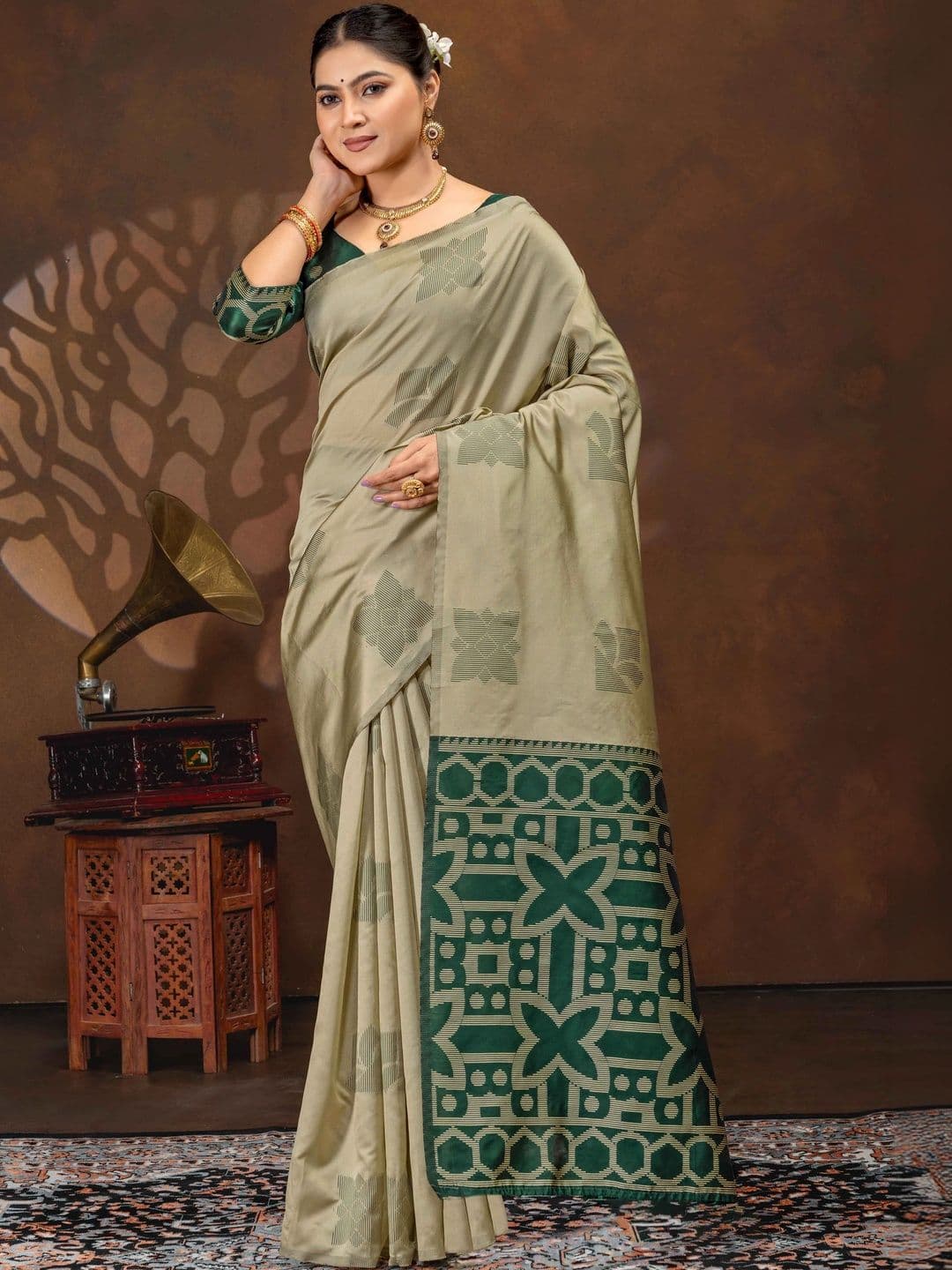 UMANTA Zari Silk Blend Banarasi Saree - view 1