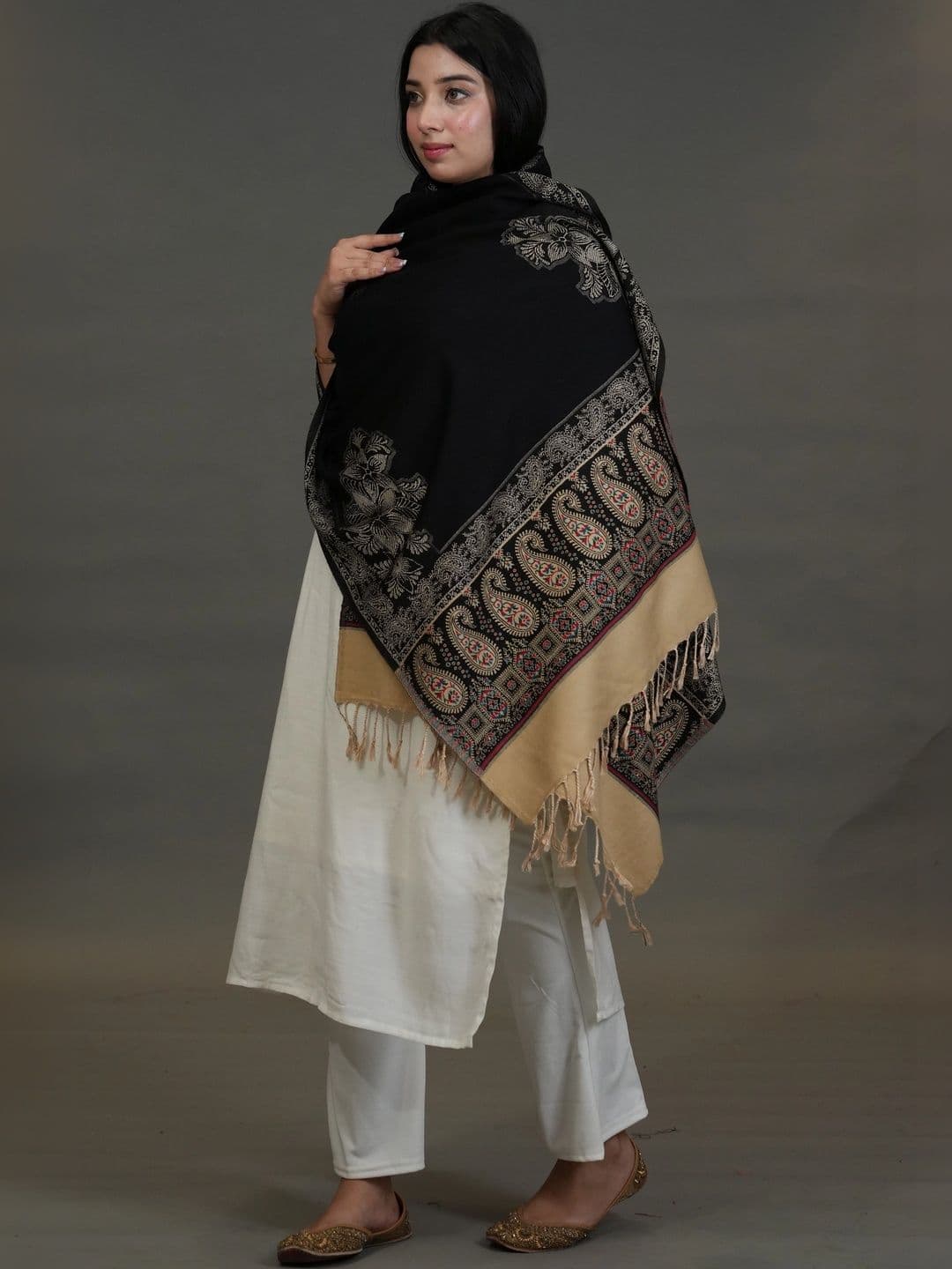 SHIFNEEN Women Paisley Printed Acrylic Shawl thumbnail 4