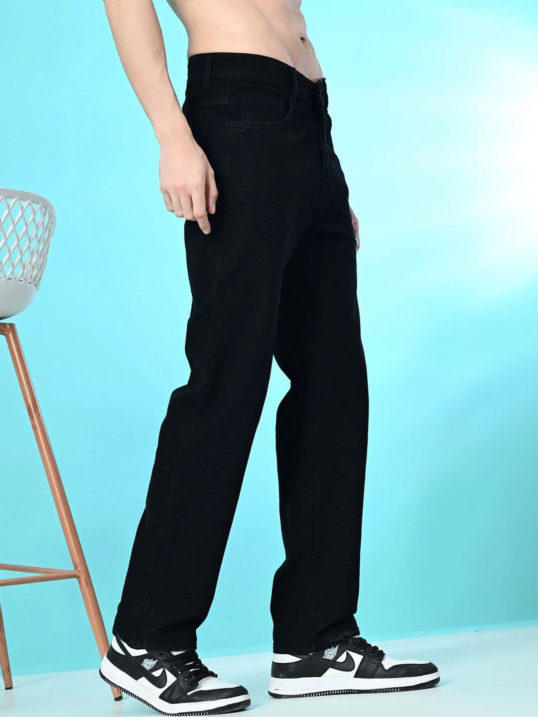 HERE&NOW Men's Jet Black Solid Mid-Rise 5-Pocket Straight Fit Jeans thumbnail 5