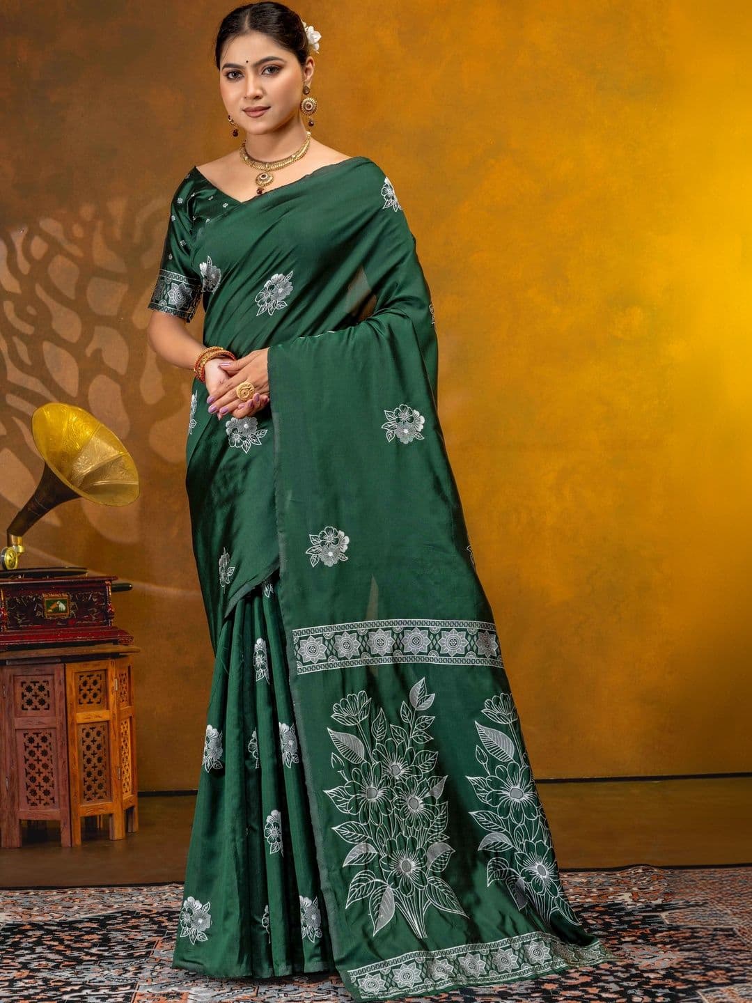 UMANTA Floral Silk Blend Banarasi Saree - view 1