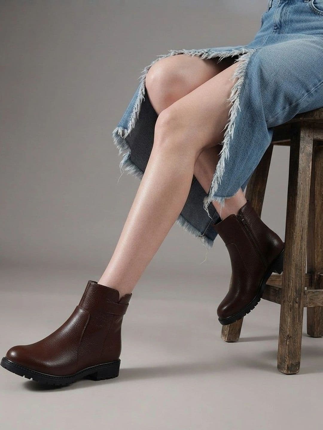 The Roadster Lifestyle Co Women Textured Round Toe Zip Fastening Ankle Boots with Block He thumbnail 2