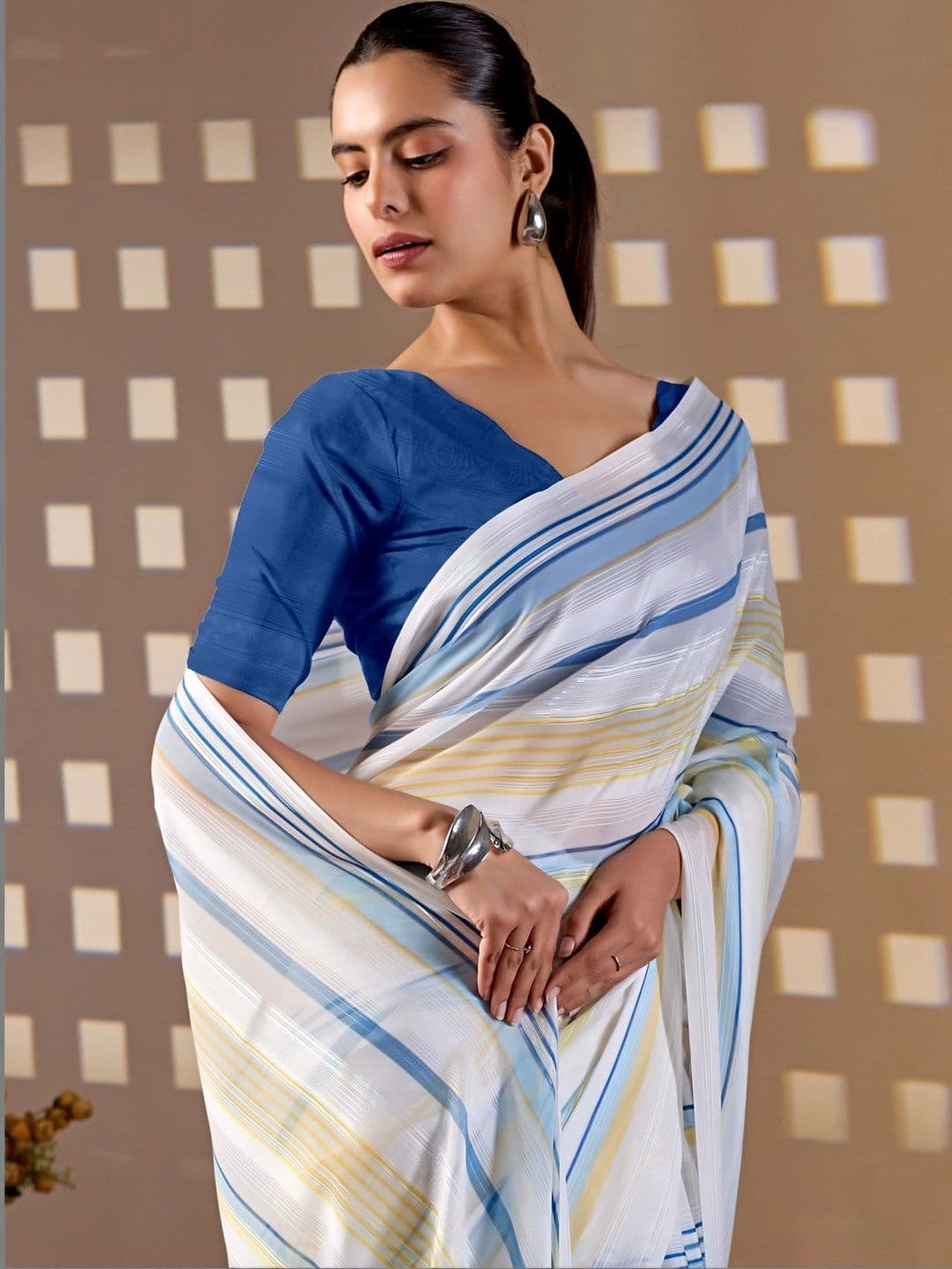 DIVASTRI Striped Poly Georgette Designer Saree thumbnail 3