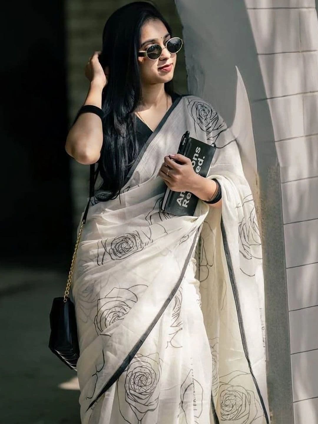 saneria silk Floral Linen Blend Taant Saree thumbnail 3