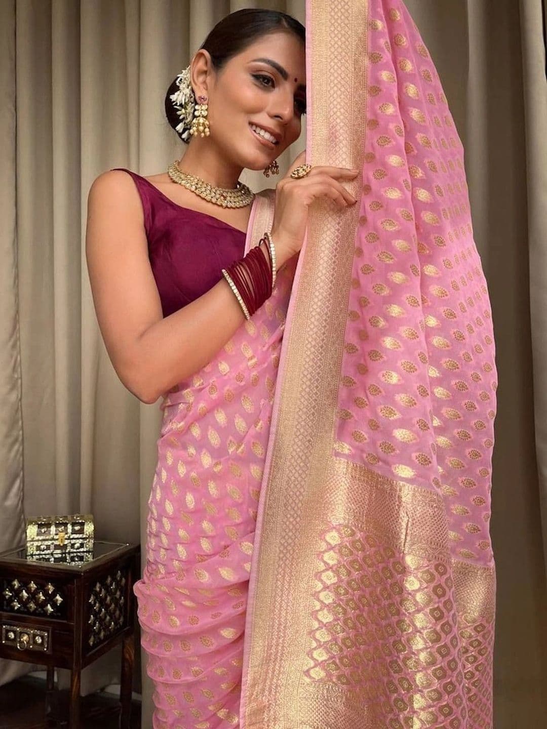 NARIVESH TRENDS Woven Design Zari Silk Cotton Saree thumbnail 3