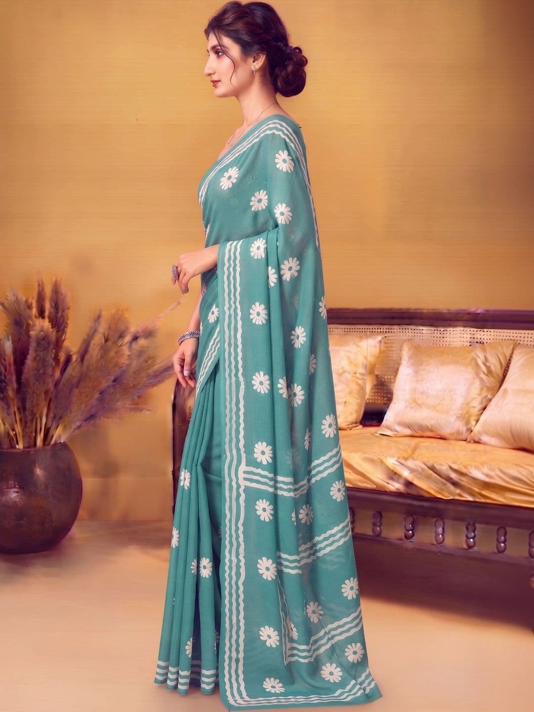 MAGNEITTA Floral Pure Chiffon Designer Saree thumbnail 5