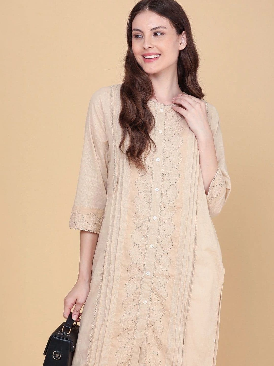 LIMEROAD Women Embellished Thread Work Kurta - view 1