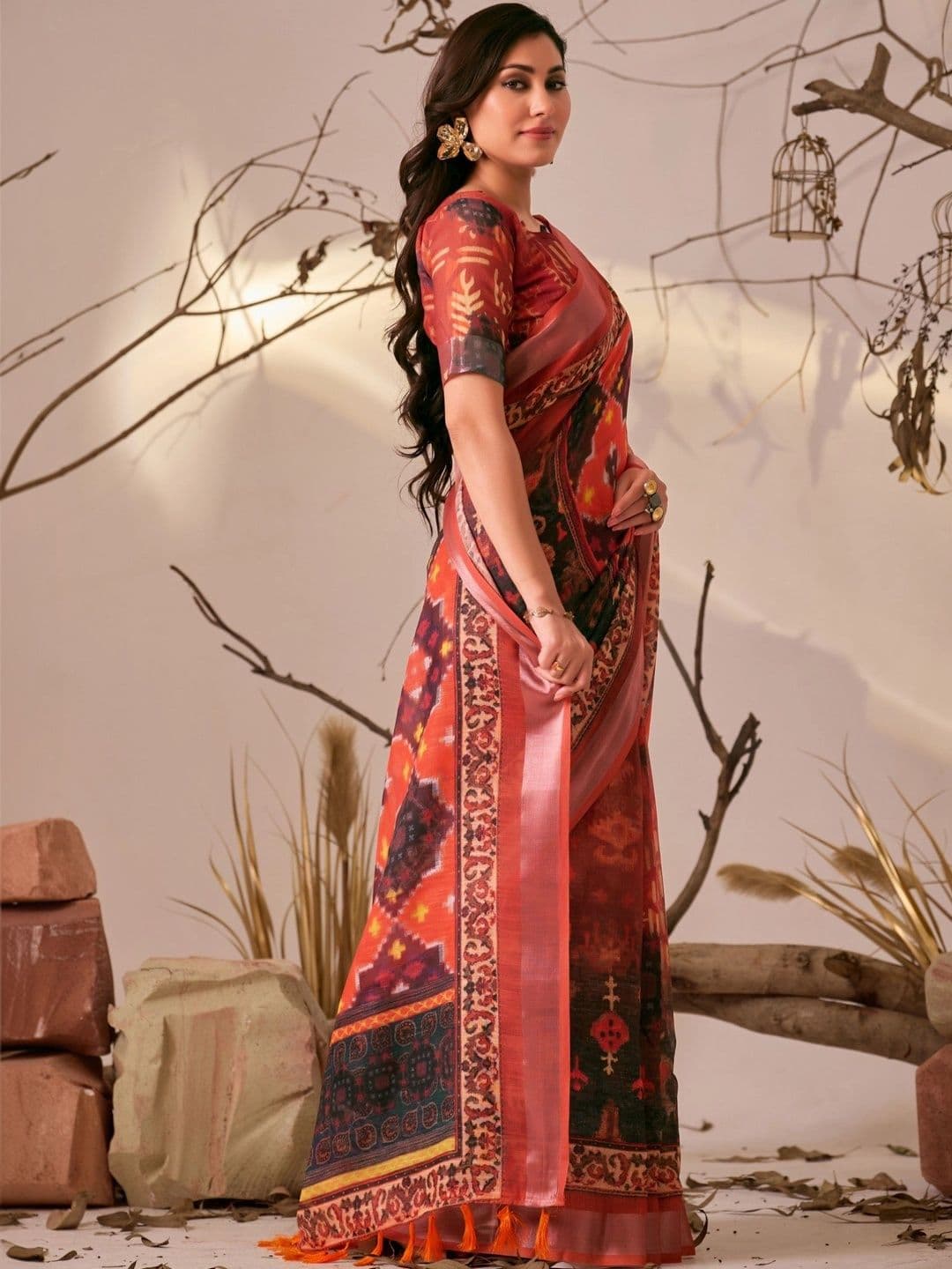 DIVASTRI Linen Blend Designer Patola Saree thumbnail 5