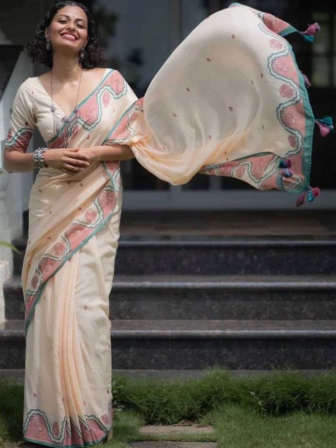 saneria silk Linen Blend Sambalpuri Saree thumbnail 4