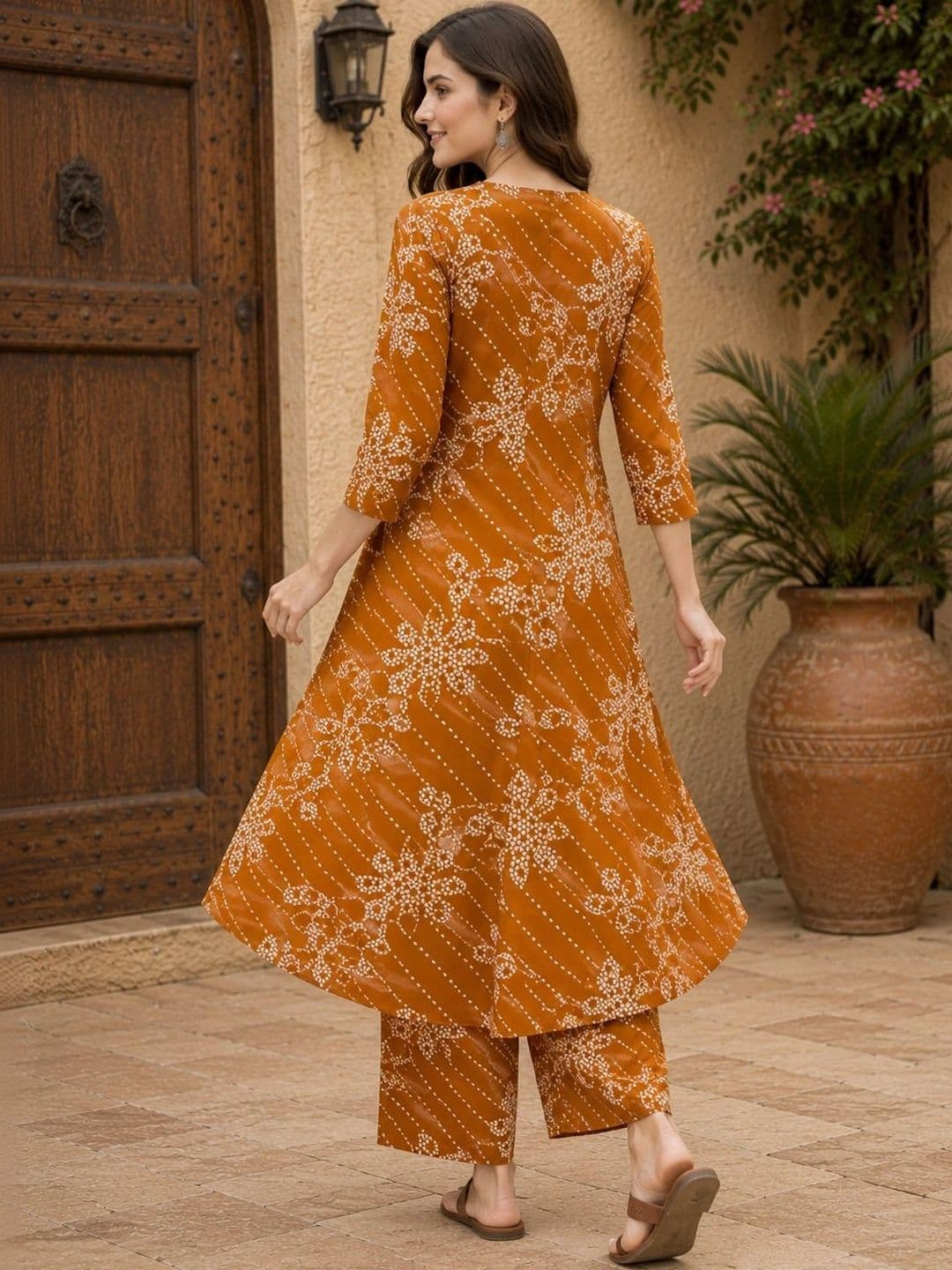 NEW ETHNIC 4 YOU Women Ethnic Motifs Printed Regular Kurta with Palazzos thumbnail 3