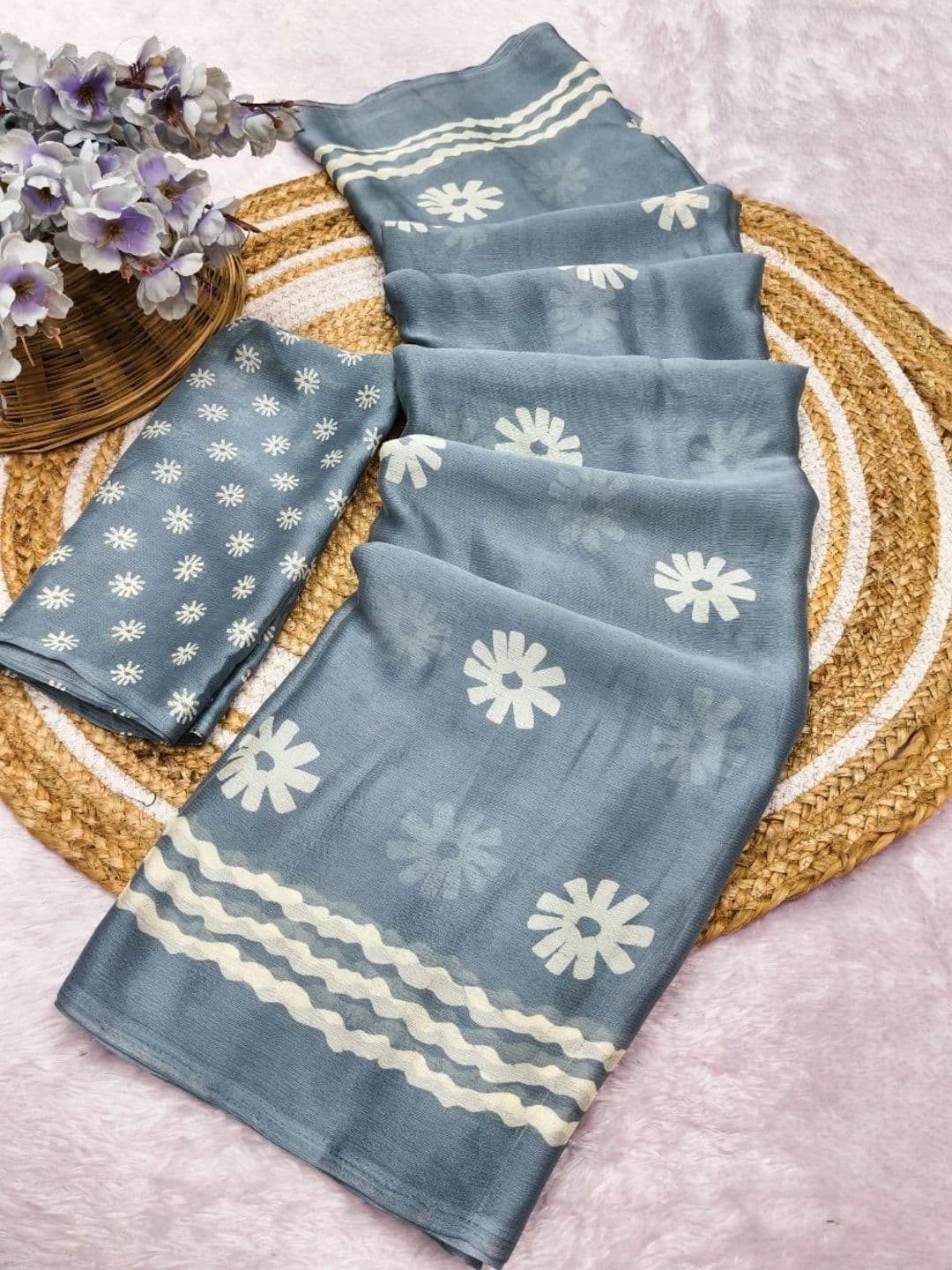 MAGNEITTA Floral Pure Chiffon Designer Saree thumbnail 3