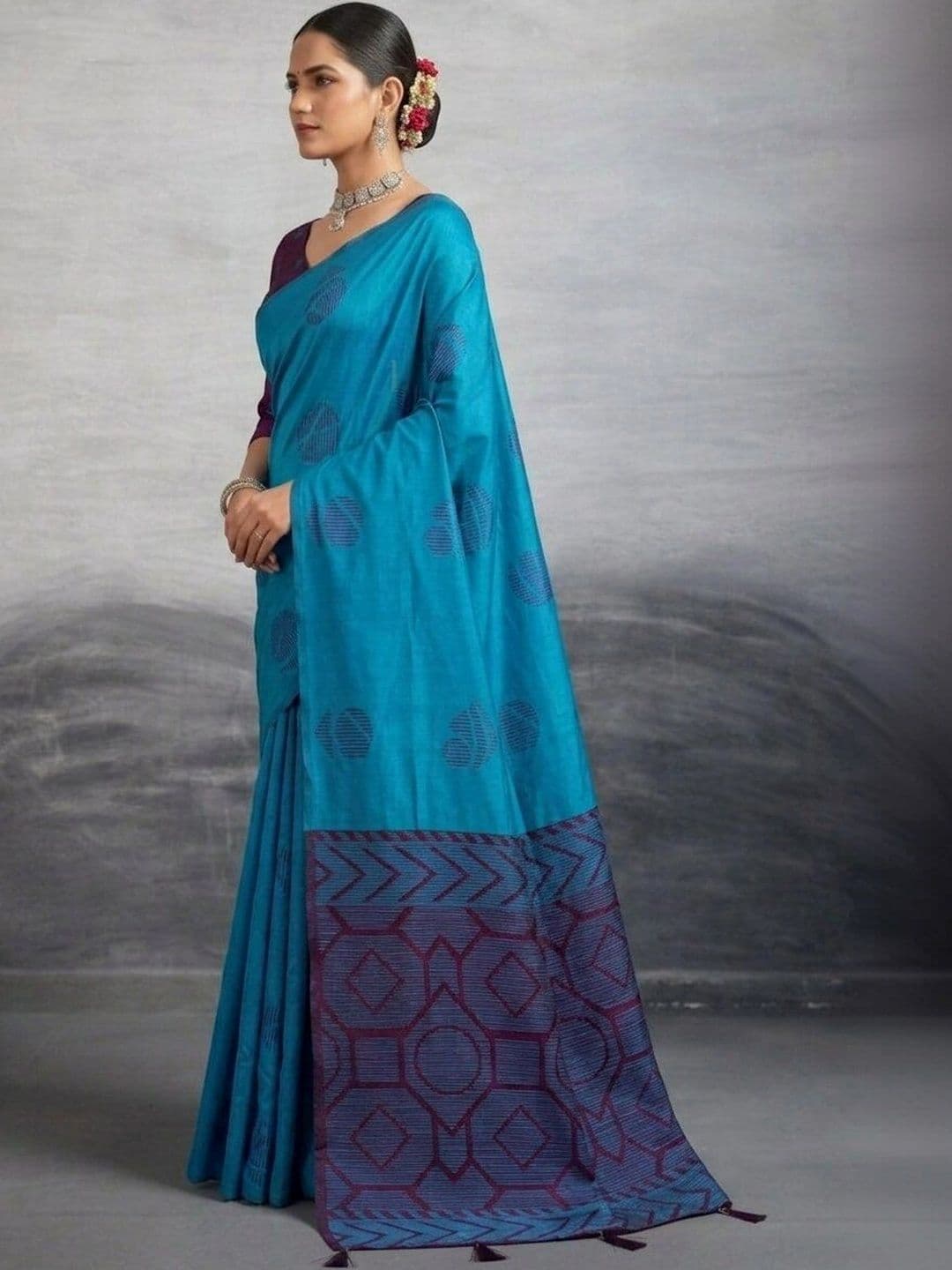 UMANTA Woven Design Silk Blend Banarasi Saree thumbnail 3