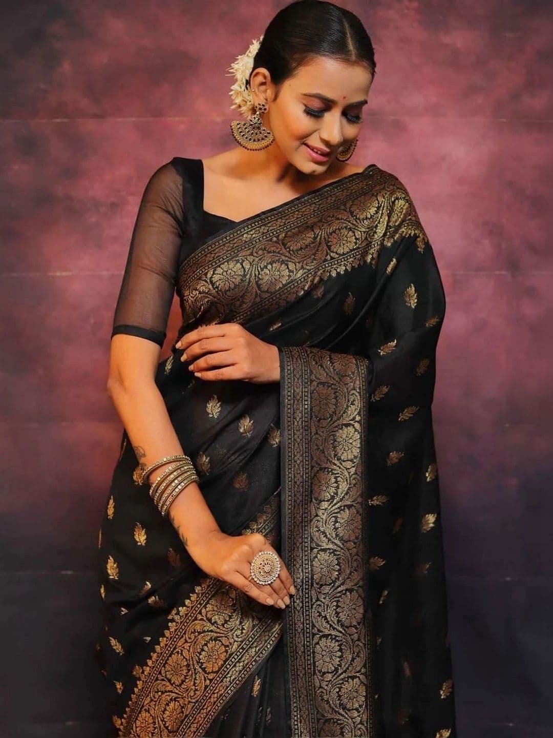 NARIVESH TRENDS Woven Design Zari Silk Cotton Saree thumbnail 3