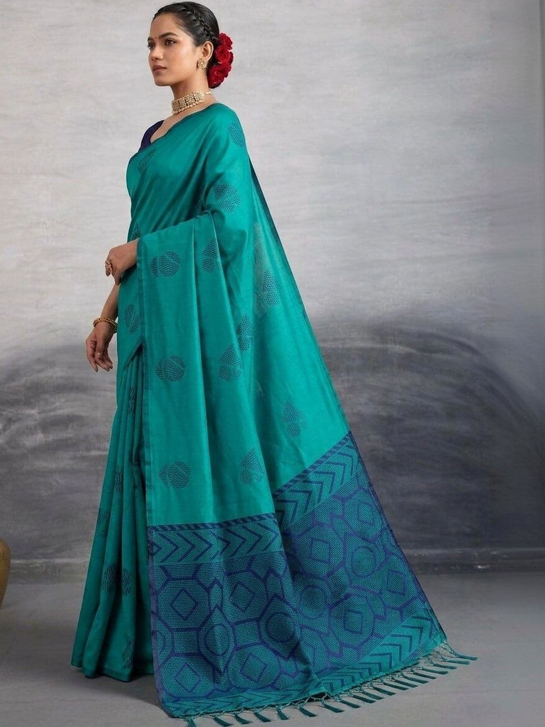 UMANTA Woven Design Silk Blend Banarasi Saree thumbnail 2