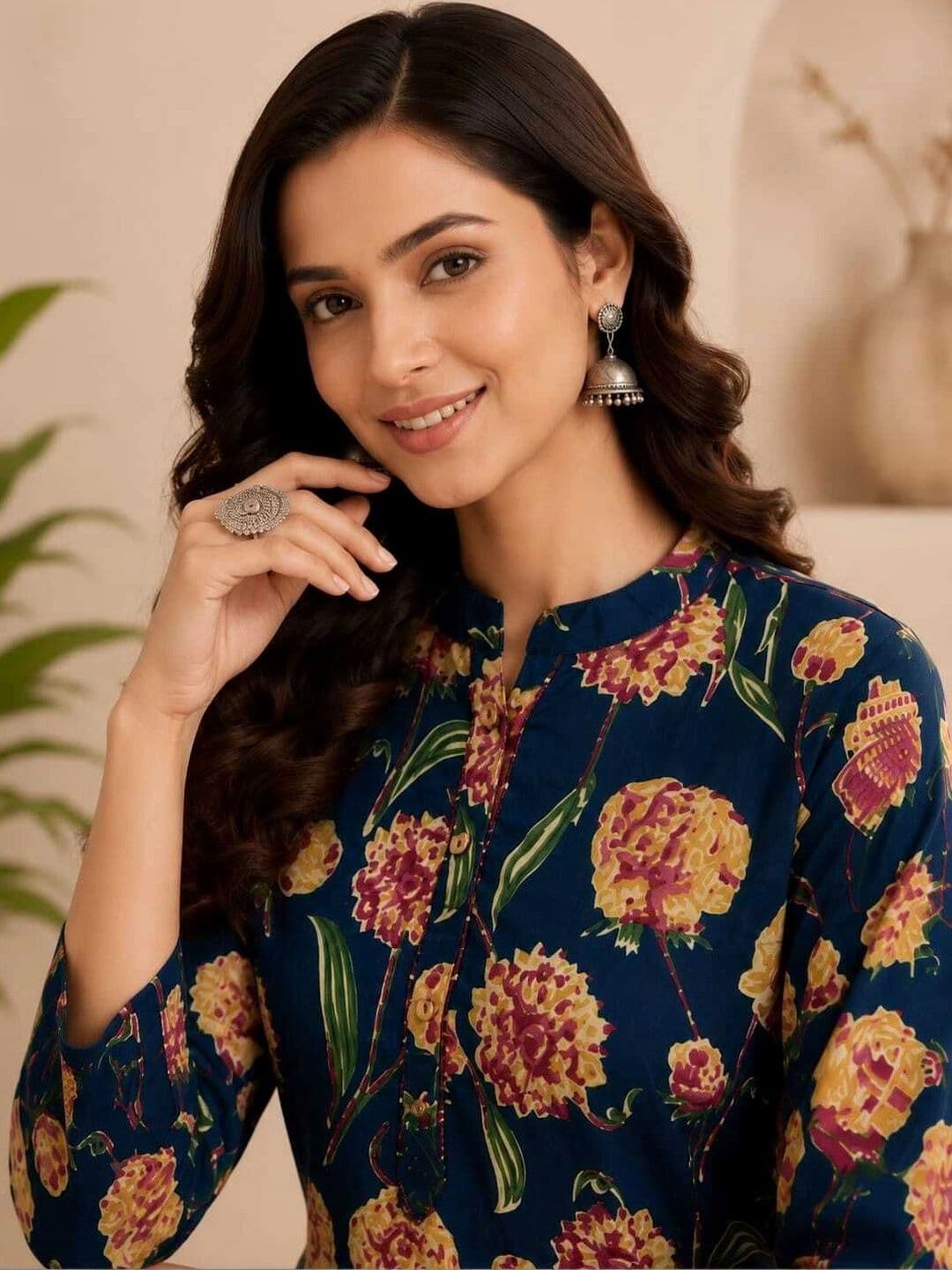 Sangria Women Floral Printed Floral Kurta thumbnail 2