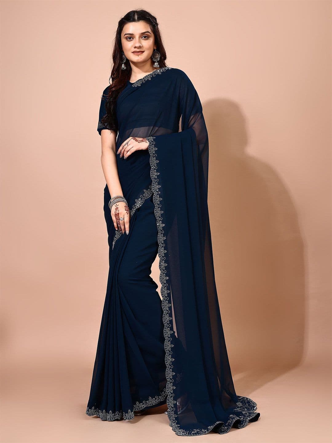 Leelavati Women Embellished Pure Chiffon Saree thumbnail 5