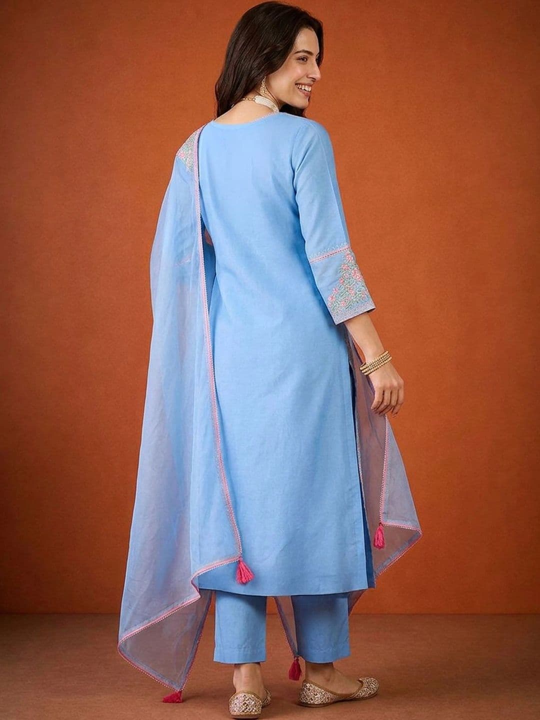 Sangria Women Floral Embroidered Regular Thread Work Kurta with Trousers & With Dupatta thumbnail 7