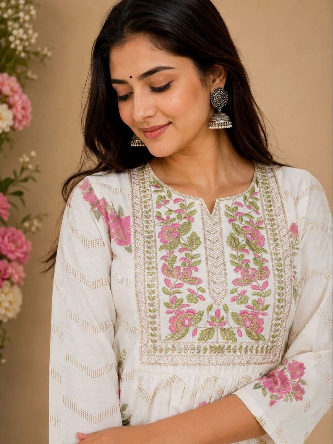Araaha Women Floral Embroidered Thread Work Floral Kurta thumbnail 5