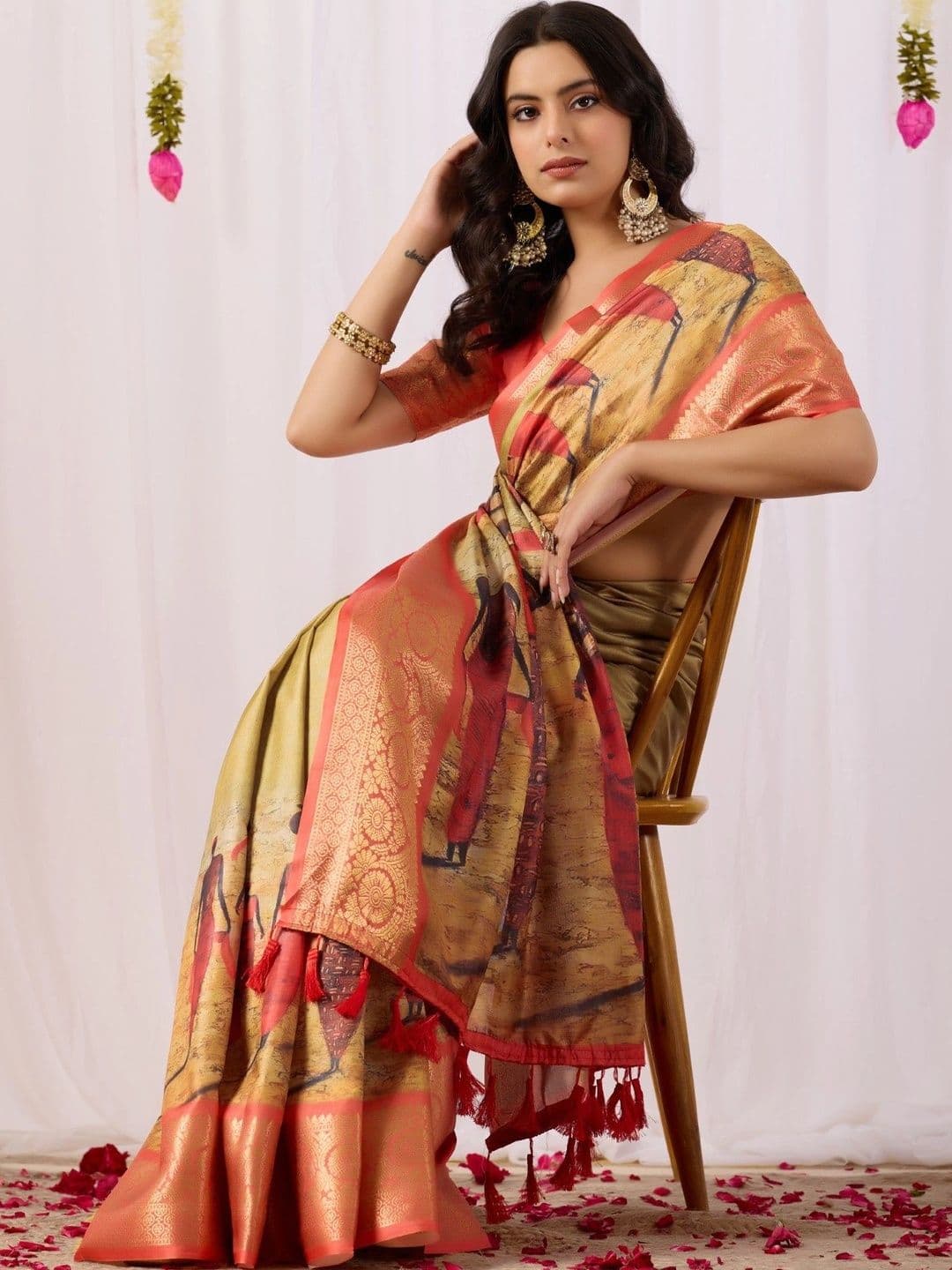 Mitera Ethnic Motifs Zari Silk Blend Designer Saree thumbnail 2