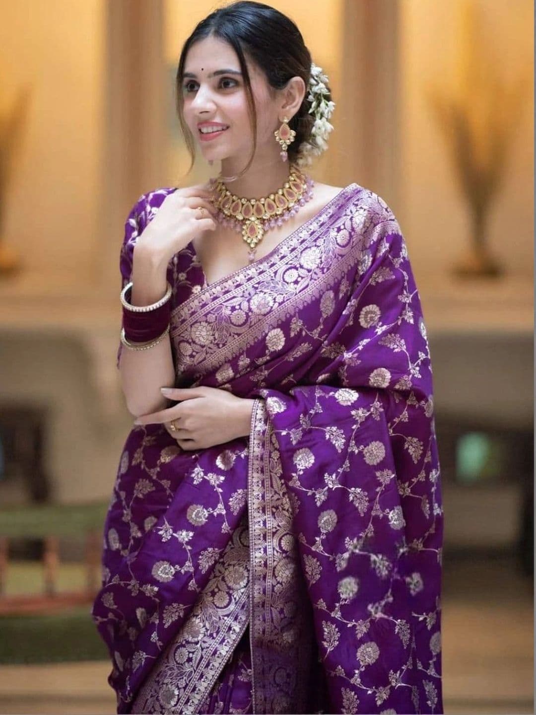 NARIVESH TRENDS Woven Design Zari Silk Cotton Saree thumbnail 2
