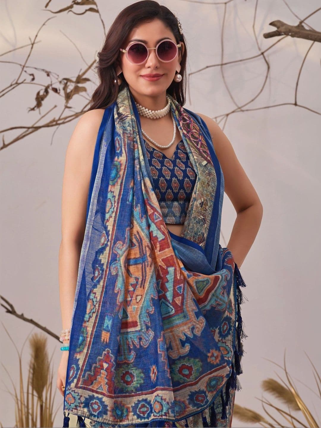 DIVASTRI Linen Blend Designer Saree thumbnail 7