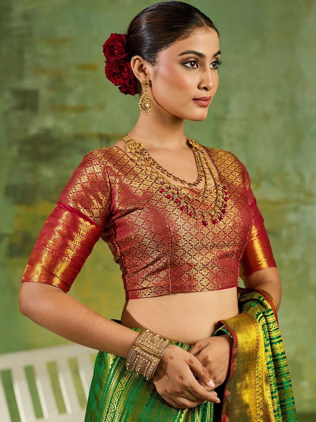 Sutriti Woven Design Zari Silk Blend Kanjeevaram Saree thumbnail 2