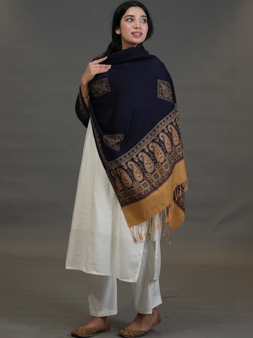 S.T. Women Paisley Woven Design Acrylic Shawl thumbnail 4