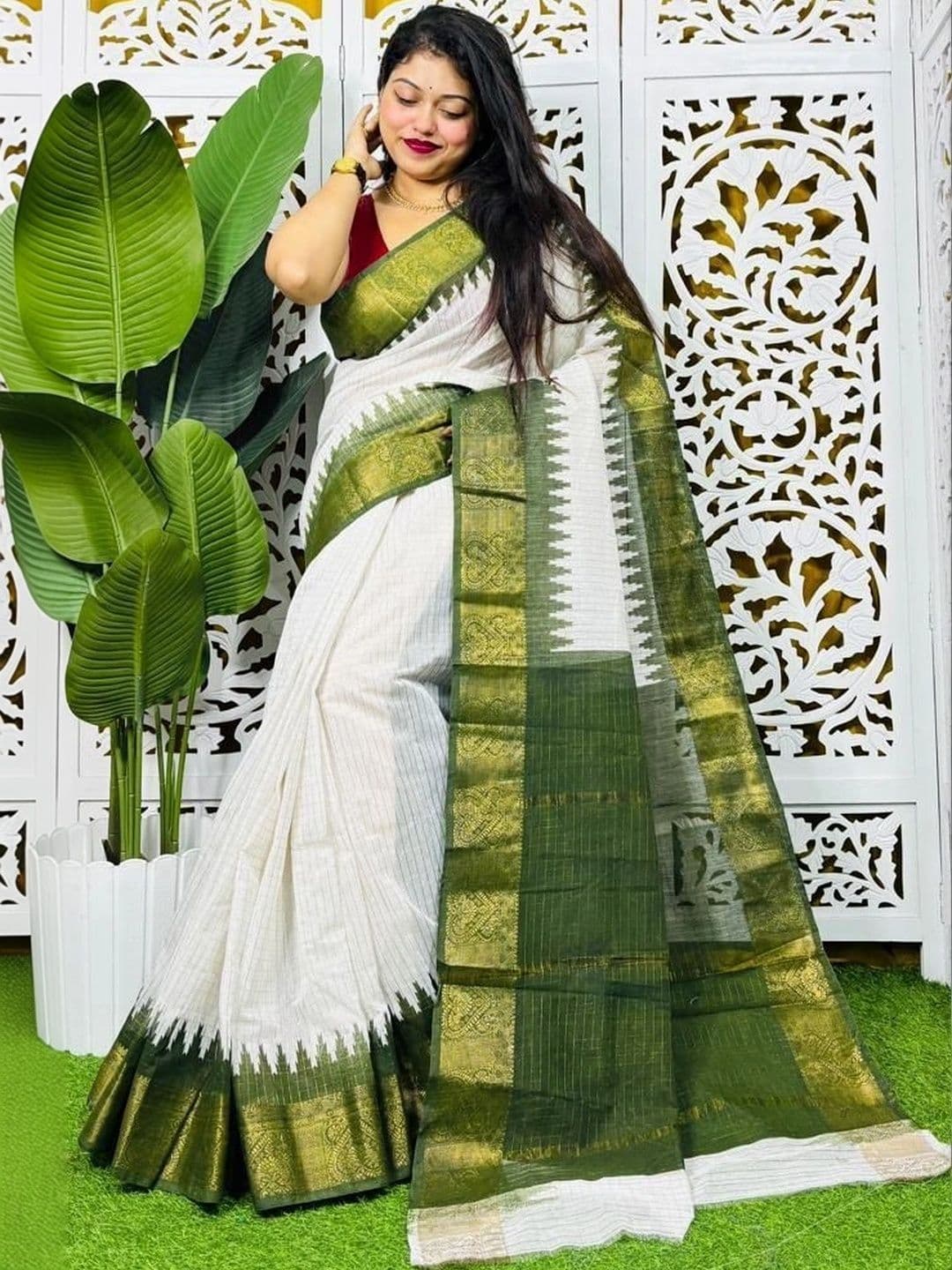 READYMART Woven Design Pure Cotton Saree thumbnail 3