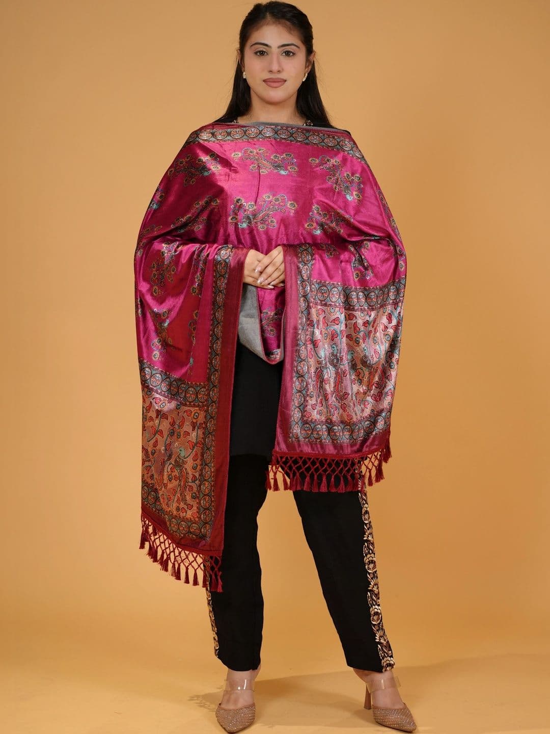 SHIFNEEN Women Paisley Printed Velvet Shawl thumbnail 3