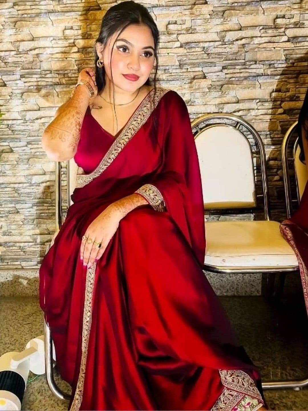 ANJAVI FASHION Embroidered Jute Silk Saree thumbnail 3