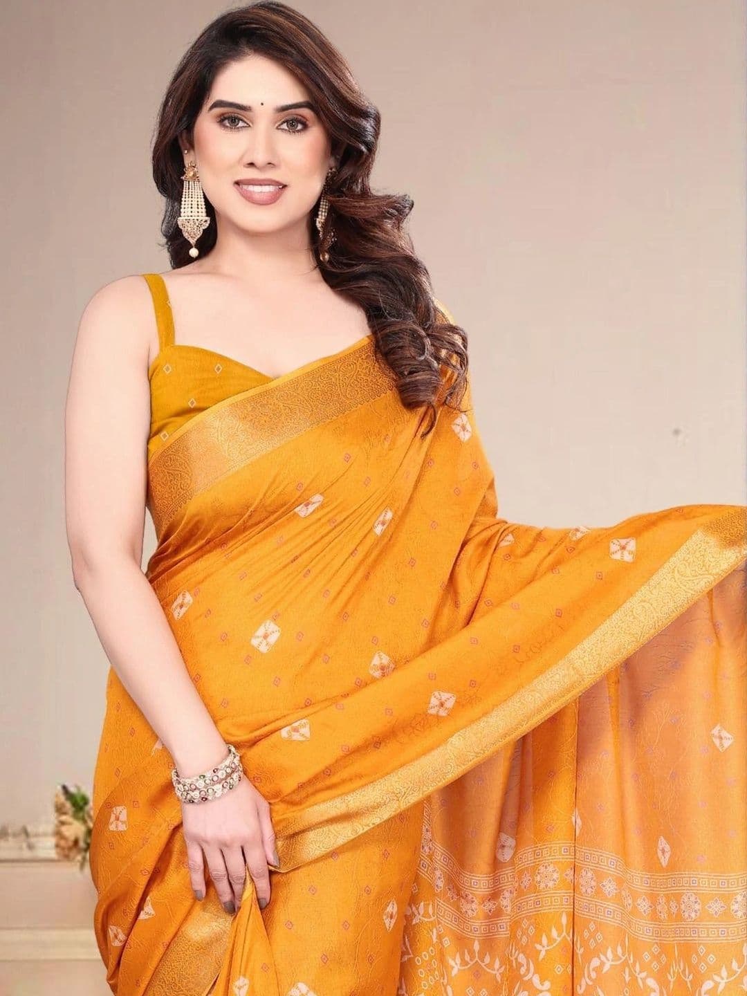 NARIVESH TRENDS Woven Design Zari Silk Blend Saree thumbnail 2