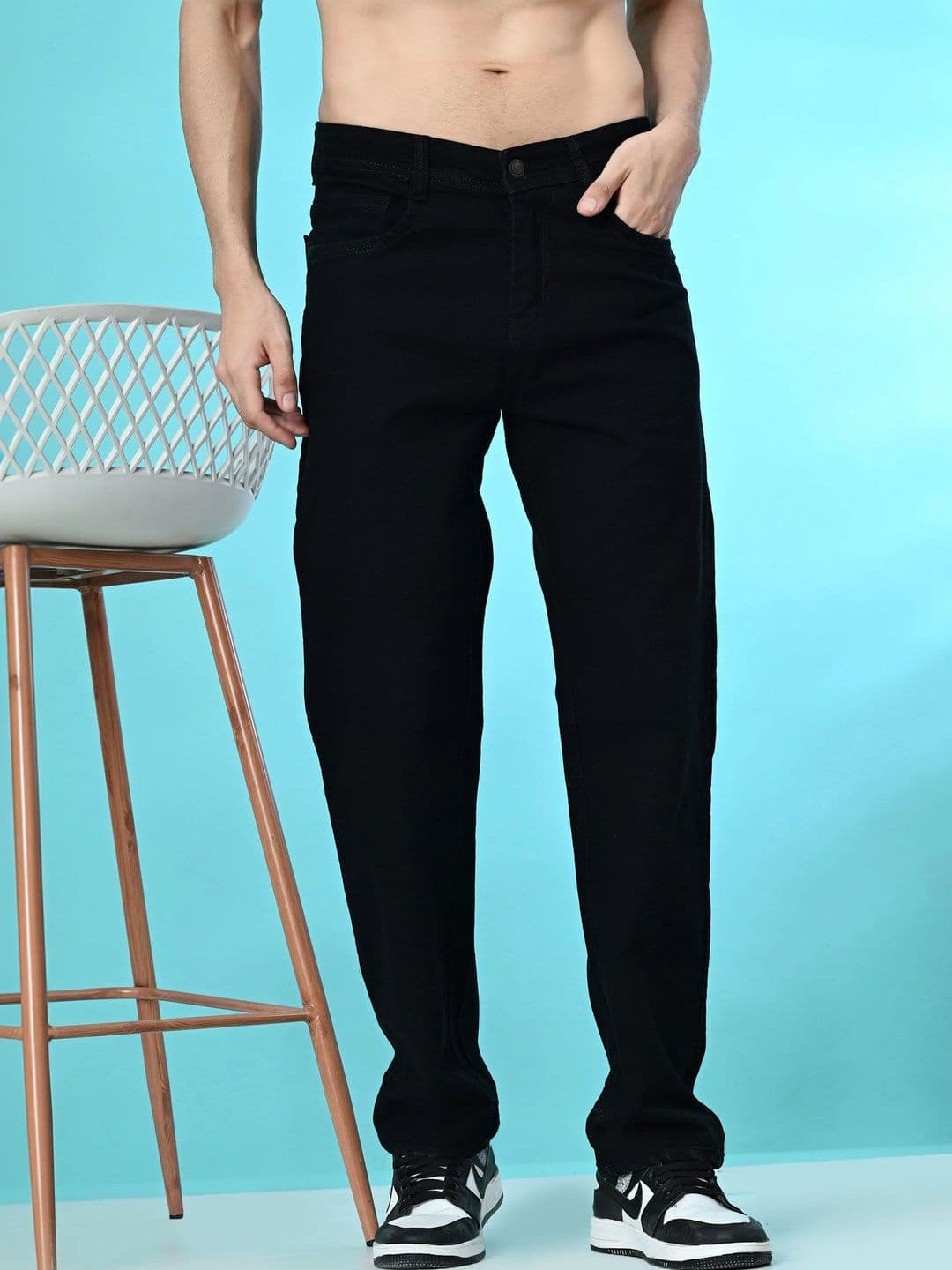 HERE&NOW Men's Jet Black Solid Mid-Rise 5-Pocket Straight Fit Jeans - view 1