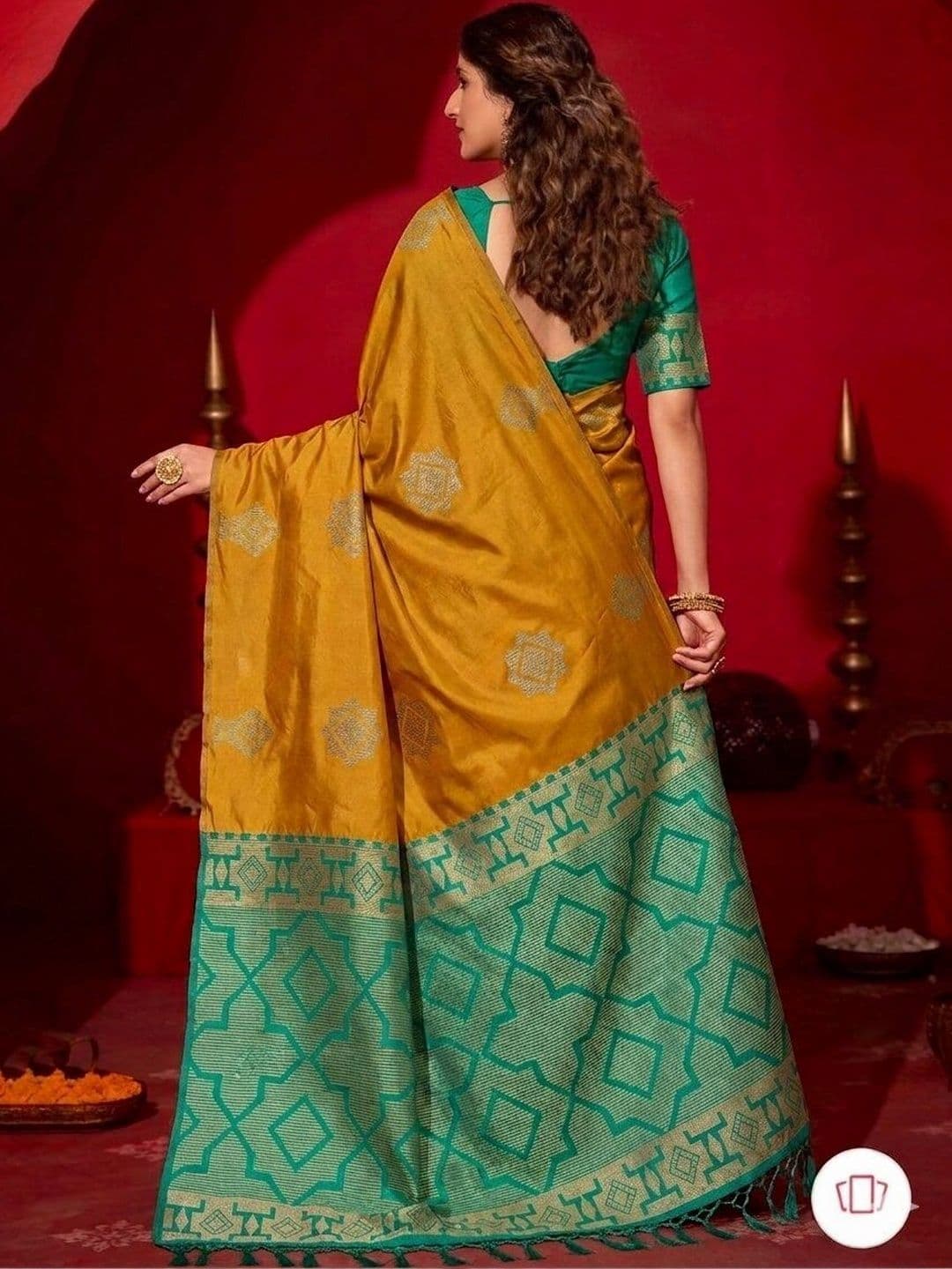 UMANTA Zari Silk Blend Banarasi Saree thumbnail 3