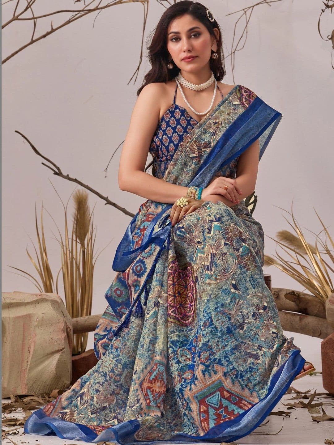 DIVASTRI Linen Blend Designer Saree thumbnail 2