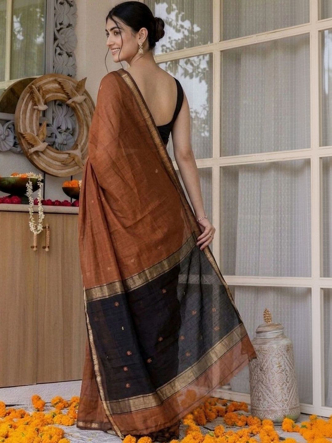 UMANTA Ethnic Motifs Silk Blend Banarasi Saree thumbnail 6
