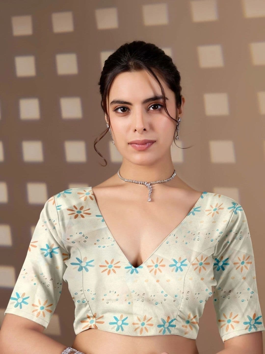 Mitera Floral Designer Saree thumbnail 2