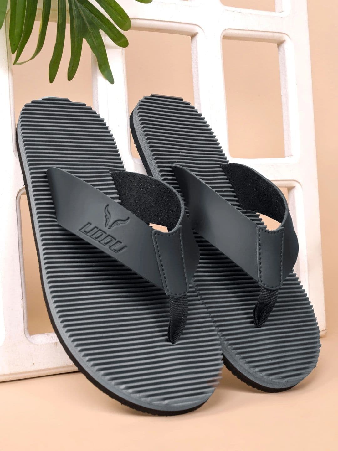LIDDU Men Thong Flip-Flops - view 1