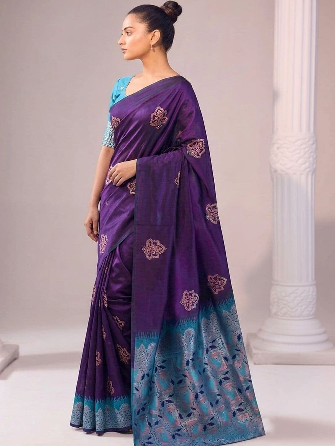 UMANTA Woven Design Zari Silk Blend Banarasi Saree thumbnail 4