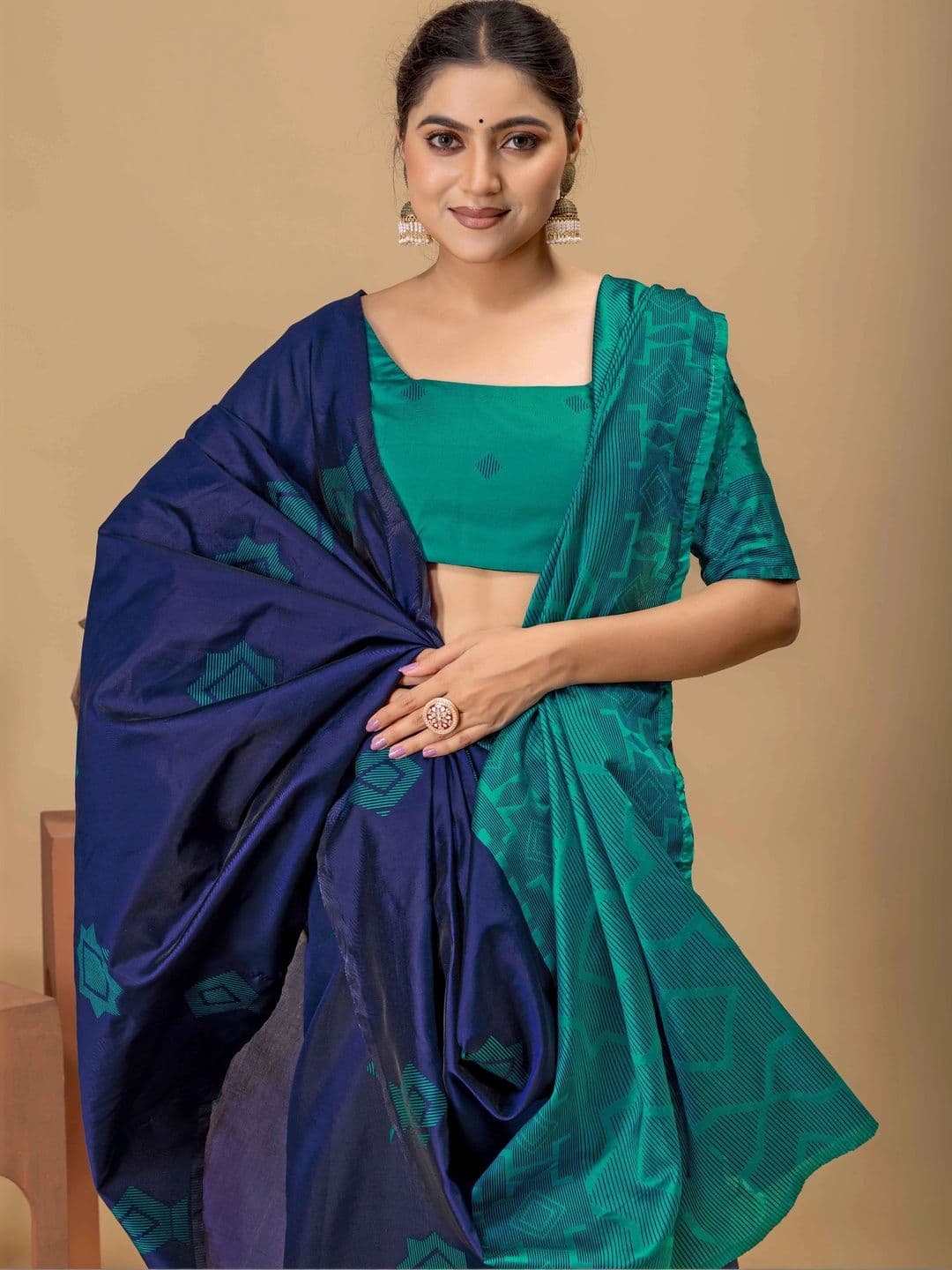 UMANTA Silk Blend Banarasi Saree thumbnail 4