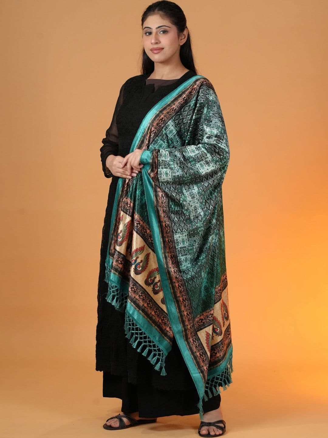 SHIFNEEN Women Paisley Printed Velvet Shawl thumbnail 3