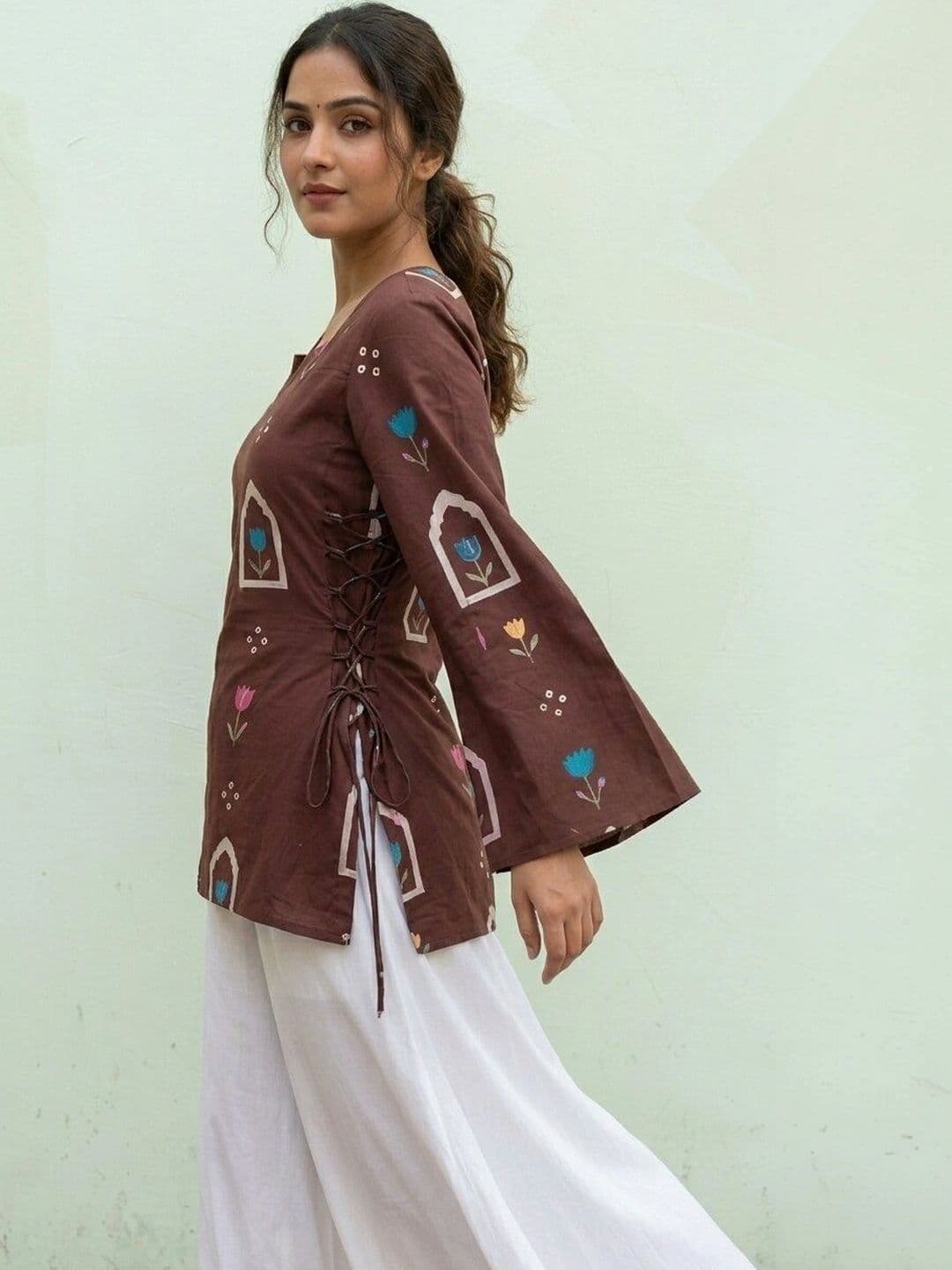 Anouk Rustic Floral Printed Square Neck Flared Sleeves Pure Cotton Kurti thumbnail 7